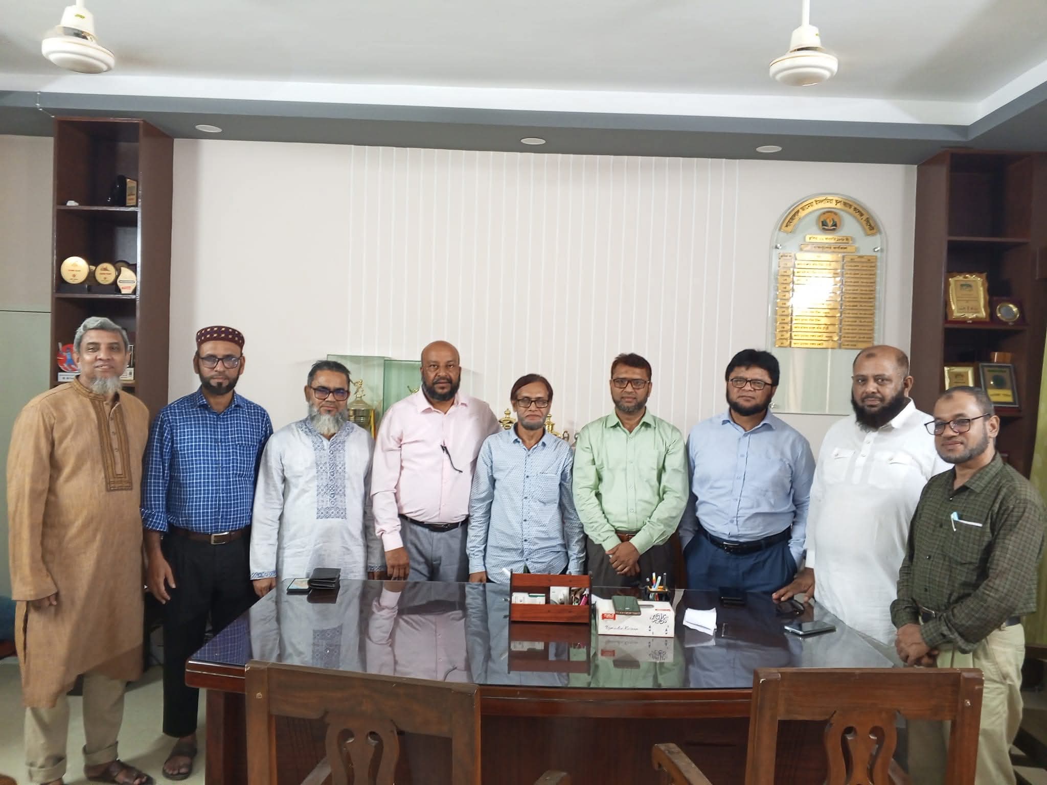 ’৮৮ ব্যাচের প্রাক্তন শিক্ষার্থীদের স্মৃতিময় জামেয়া সফর
