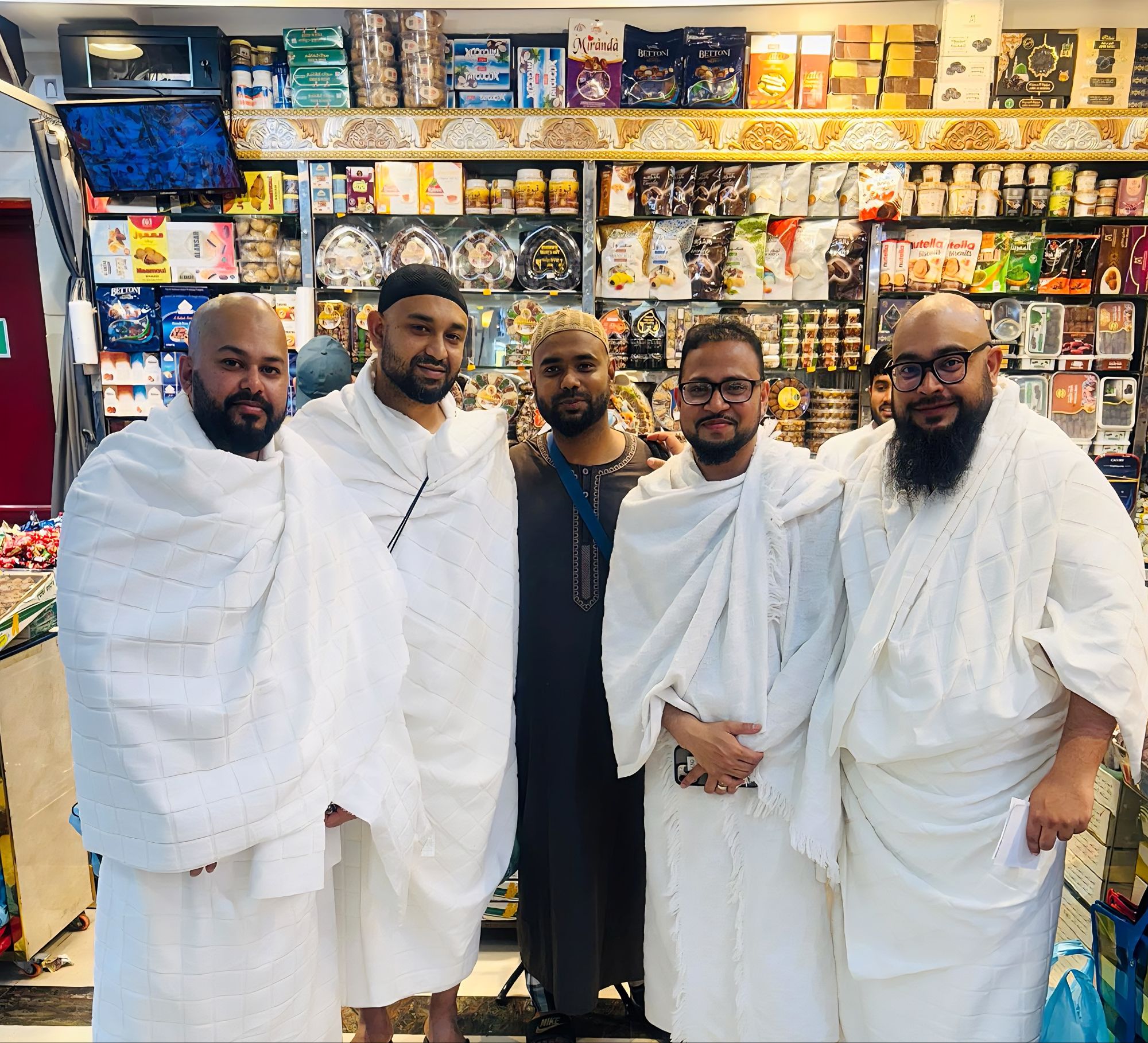 A Blessed Jamian Reunion in the Holiest Place, Jamia 2004 United in Makkah During Umrah